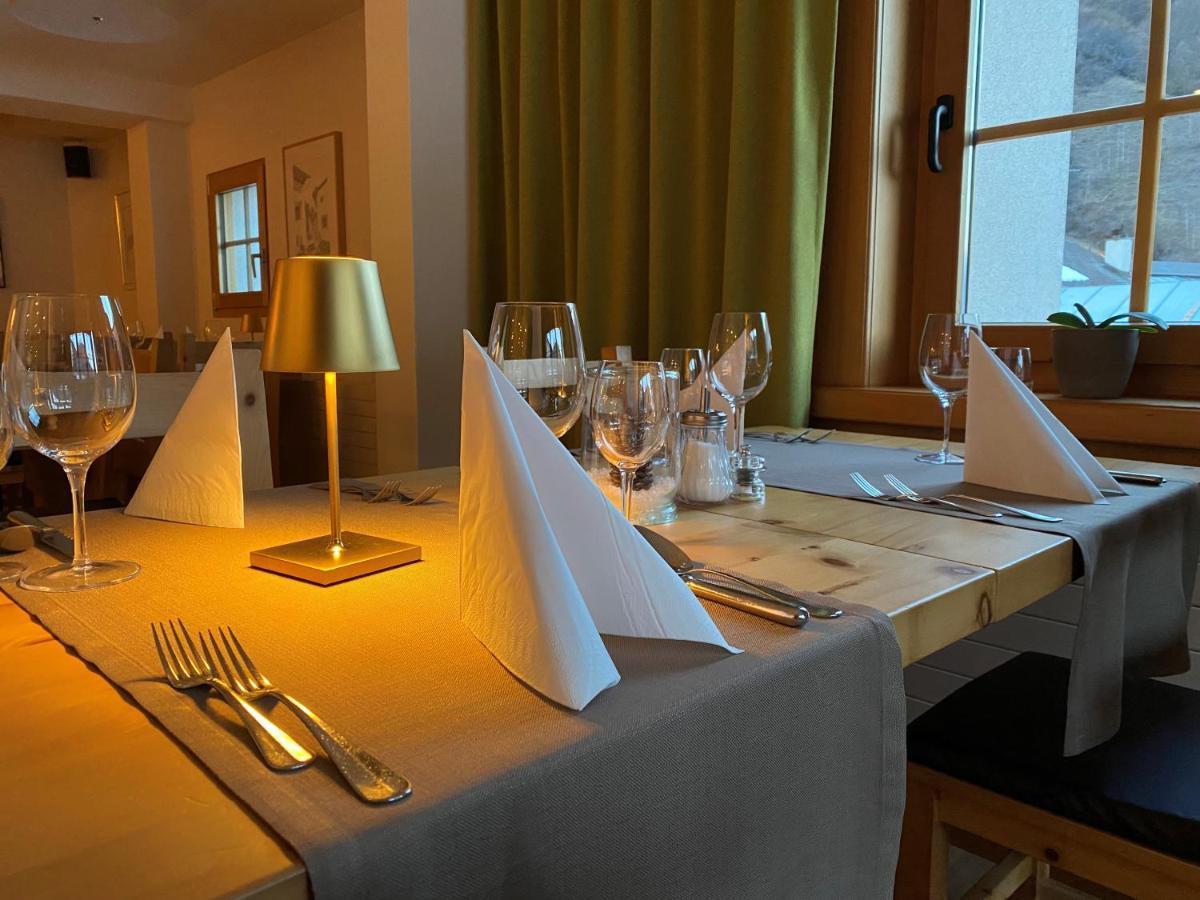 Hotel Helvetia Müstair Eksteriør billede