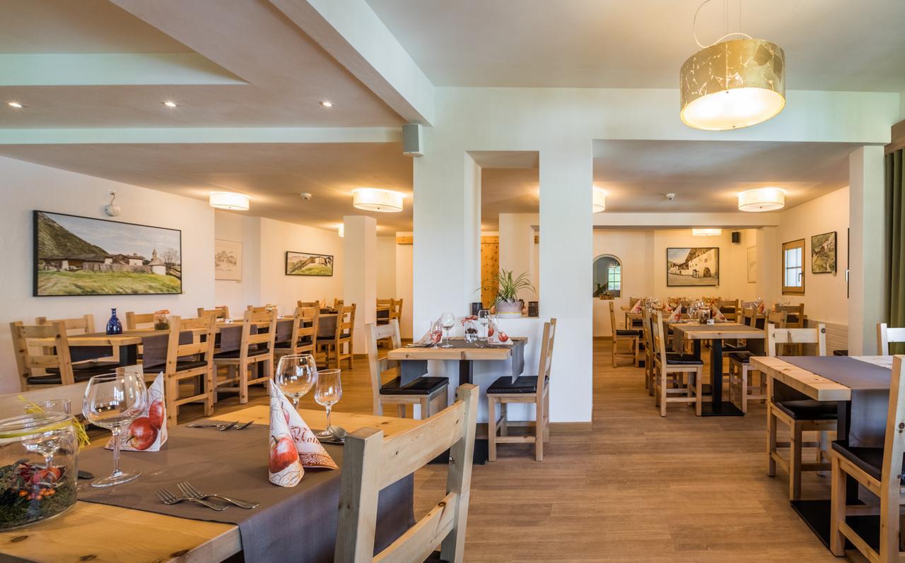 Hotel Helvetia Müstair Eksteriør billede