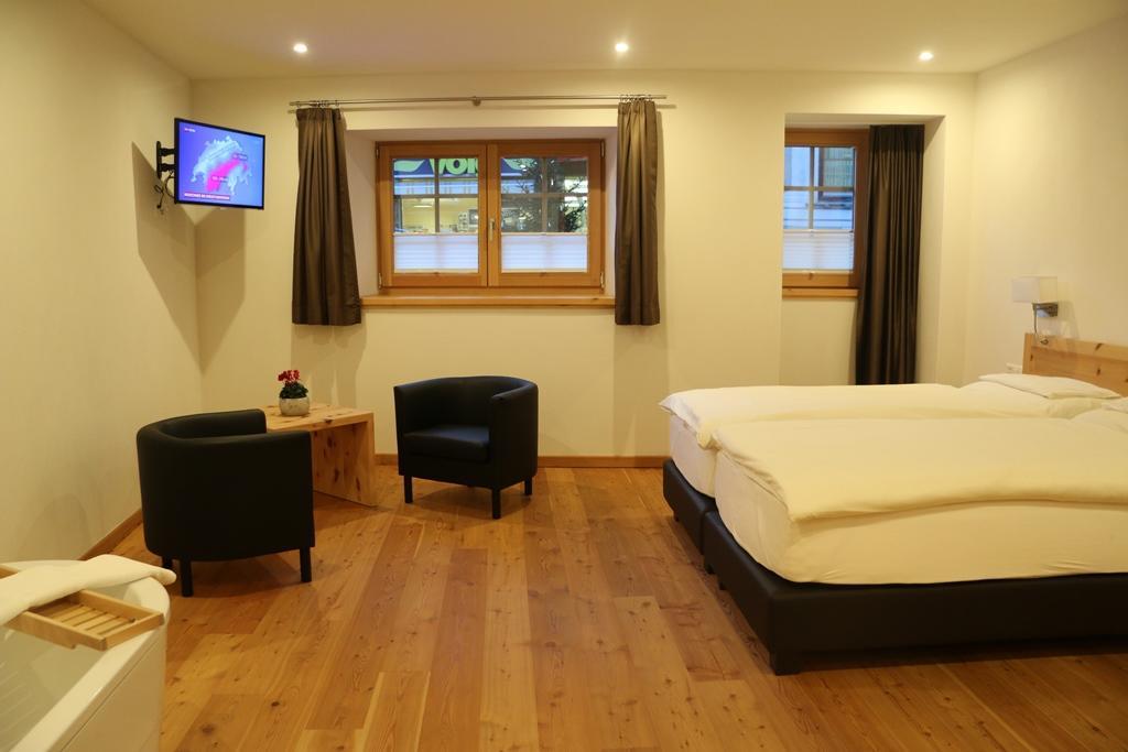 Hotel Helvetia Müstair Eksteriør billede